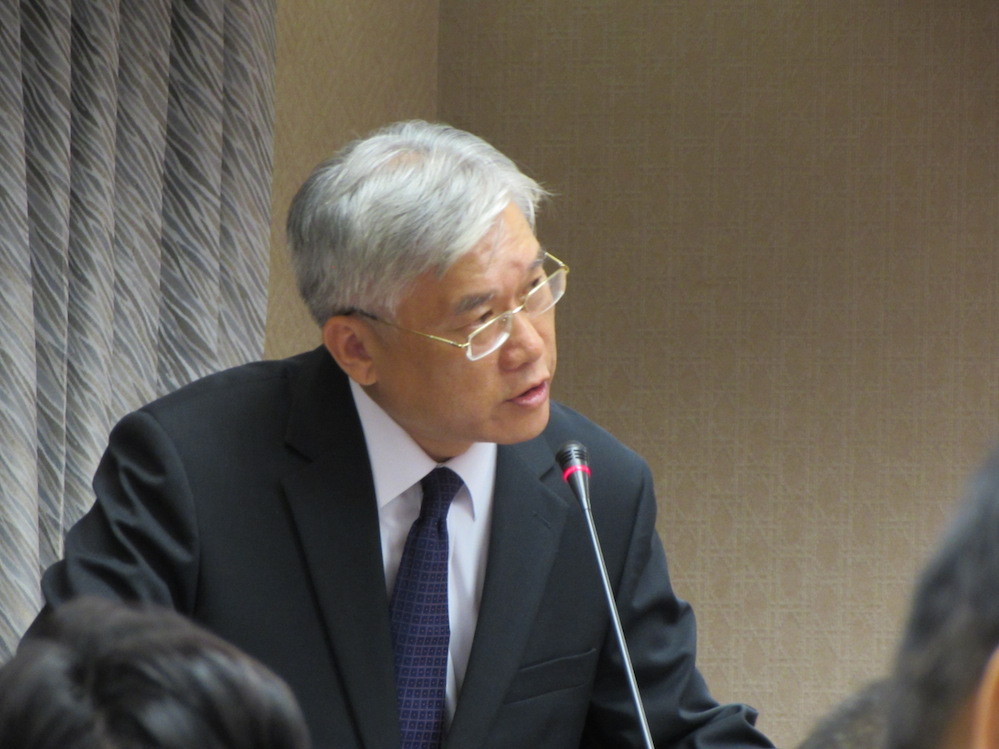 陸委會主委夏立言14日在立法院內政委員會證實，第3次兩岸事務首長會議「夏張會」確定可在5月底以前登場。圖：邱珮文/攝