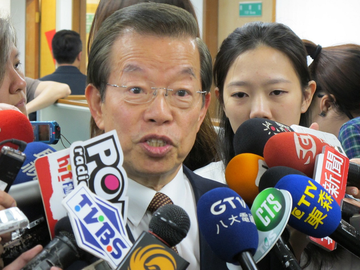 宜蘭縣長林聰賢1日在民進黨常會舉例表示，台北市立委艱困選區應該找謝長廷這種大咖的人出來選舉。圖：林朝億/攝