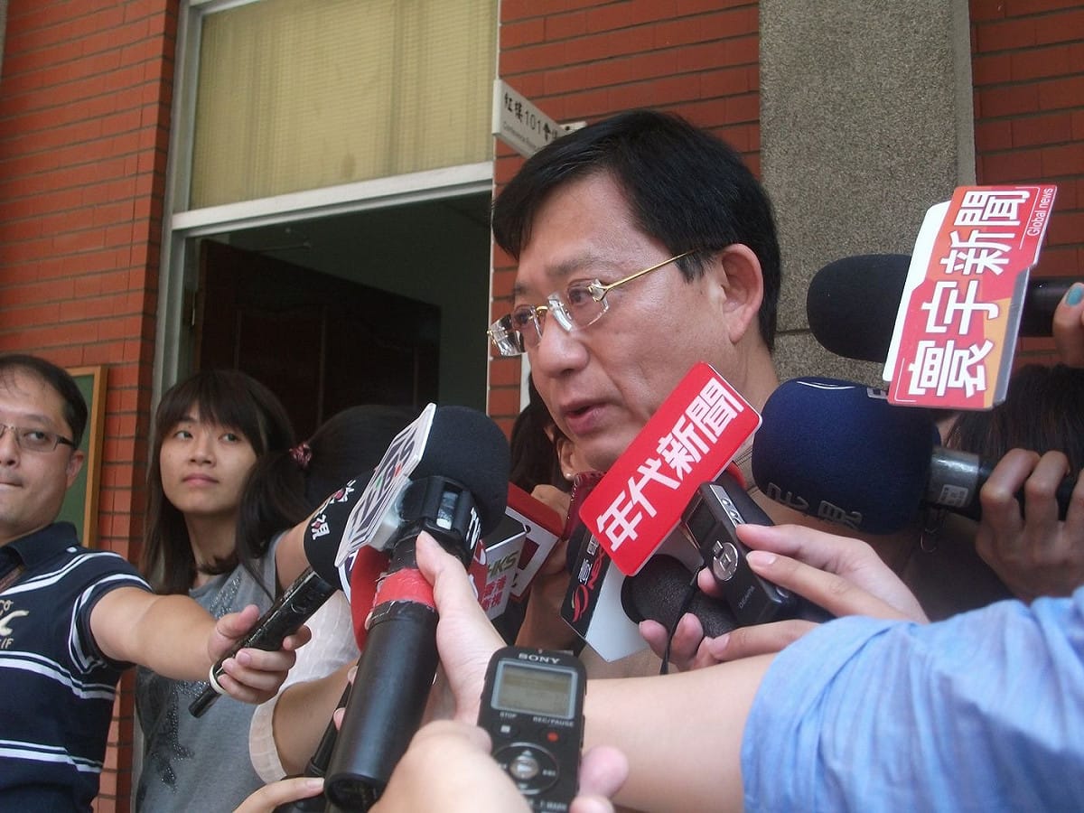 國民黨立委吳育昇今（29）日提出黨團內連署，要求行政機關提出核四安全檢查報告的時間點，國民黨團再視情況，決定臨時會或者下會期通過核四公投案。圖：涂鉅旻/攝