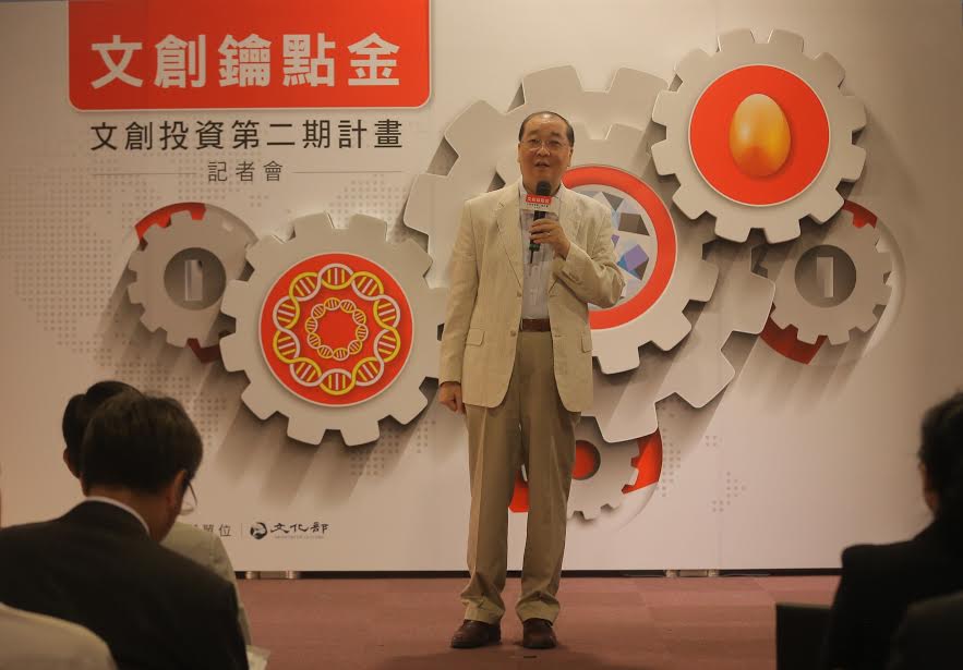 文化部長洪孟啟30日因被報導涉圖利執政黨立委一事宣布請辭，晚間上節目重申若有願「以死謝罪」。圖：文化部提供