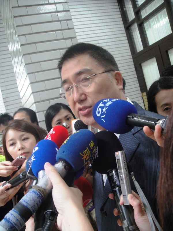 國民黨團黨鞭林鴻池今（3）天抱怨，在野黨動輒霸占主席台杯葛議事，使「執政黨都不像執政黨了」，空有人數優勢。圖：新頭殼資料照片