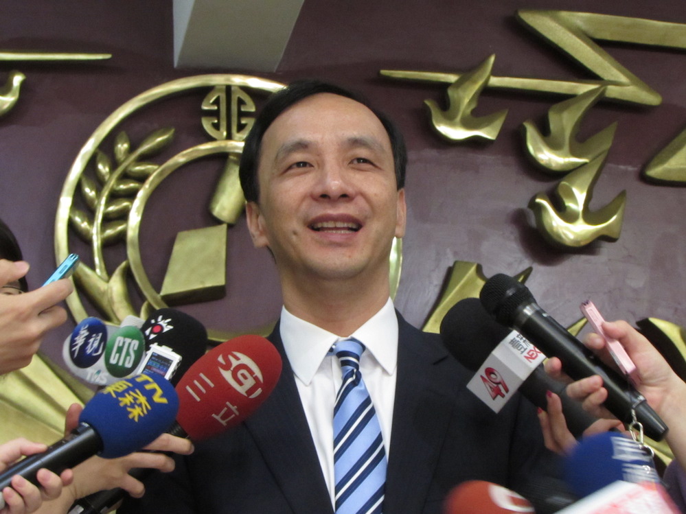 國民黨主席朱立倫15日表示，洪秀柱當時是半開玩笑，要大家一起想副手的人選，才提到如果找不到人的話，黨中央要負責。圖：邱珮文/攝