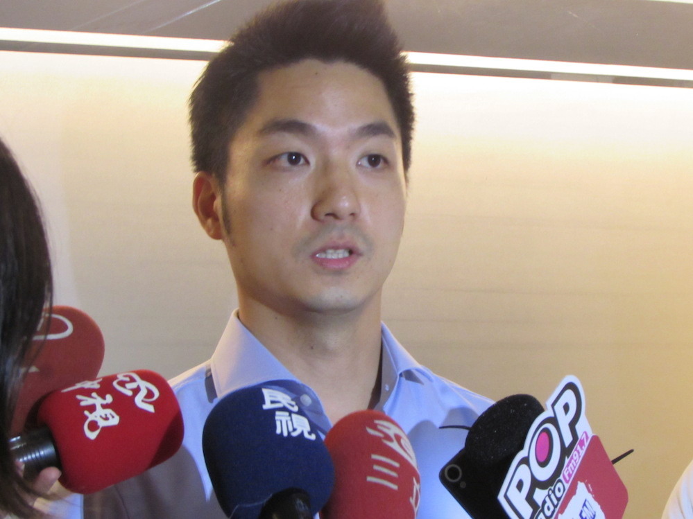 已獲得國民黨提名參選的蔣家第4代蔣萬安4日表示，他對梁文傑的決定尊重及佩服，但自己不會有任何變化。圖：邱珮文/攝