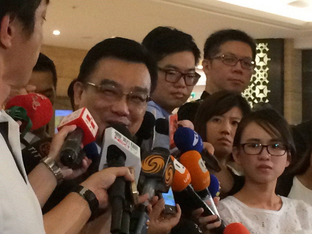 對於是否支持宋楚瑜參選，親民黨台北市議員林國成說，他不太贊同，但許多百姓都表示期盼宋出來參選，因此結果還是要待黨凝聚共識後才能對外宣布。圖：符芳碩/攝
