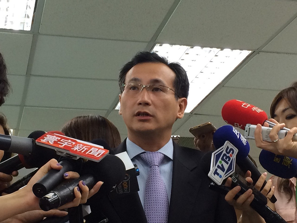 民進黨發言人鄭運鵬14日在民進黨受訪時表示，民進黨對於社會上的進步議題，都會在能力可及的範圍內提供物資上的協助。圖：新頭殼資料照片