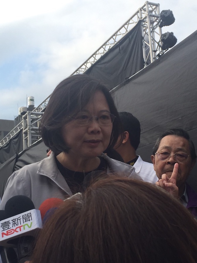 民進黨總統候選人蔡英文29日說，已經知道前總統李登輝住院的消息，會在適合時間前往探視。圖：楊淳卉/攝