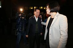 前民進黨主席蔡英文今（12）晚光臨律師顧立雄的參選市長說明會。圖：中央社