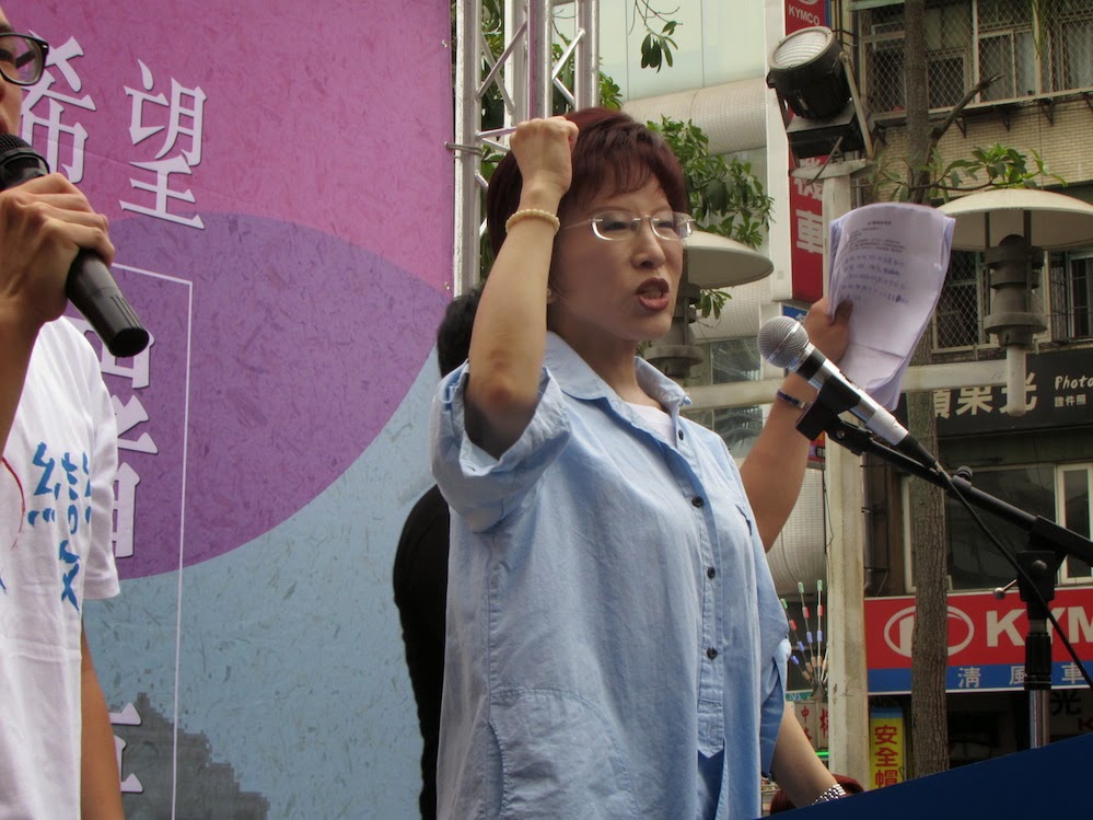 筆者認為，洪秀柱不能言退，更不能主動退，除了不能讓外界有想像空間外，還需要考量如何對支持者交代，悲壯是洪秀柱的最佳選擇。圖：新頭殼資料照片