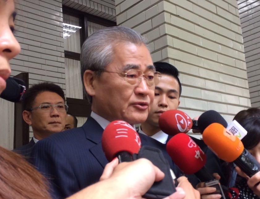 行政院長毛治國30日在立法院接受媒體聯訪。圖：符芳碩/攝
