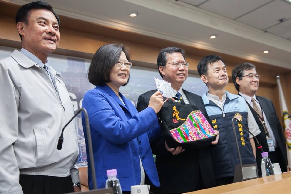 對於競選總幹事的人選條件，民進黨總統參選人蔡英文今(19)日表示，這個人「要具有三頭六臂、什麼事情都能解決」，並且可以把所有人結合起來，發揮最大力量。圖：民進黨提供