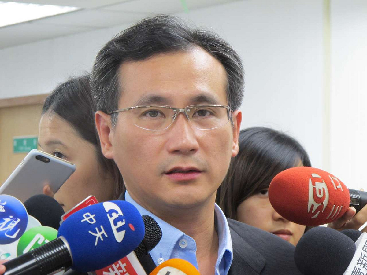民進黨發言人鄭運鵬26日表示，國民黨過去還曾說過民進黨會恢復徵兵制。圖：林朝億/攝
