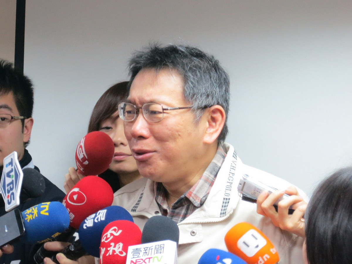 台大醫師柯文哲21日表示，有感受到民進黨中央的善意，至少他們不是一次就封殺掉他。圖：新頭殼資料照片