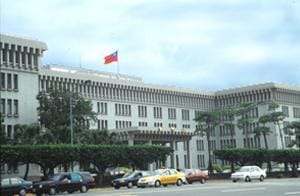 菲律賓移民局代理局長等高層官員因台嫌遣中案處理不當而去職，菲國並以正式函件及實際行動向台灣表達高度善意及歉意，但據外國媒體報導，非如我國外交部所言。圖片：外交部官網