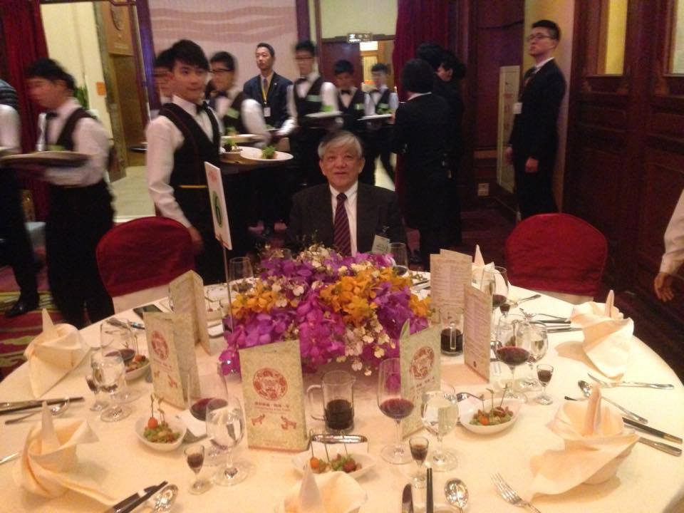 義美集團總經理高志明12日出席外交部舉辦的駐華使節羊年新春聯歡晚會，他坐的那一桌，從頭到尾就只有他1個人，沒有其它賓客同桌，讓他感慨「昨晚是最感傷的一次」。圖：翻攝自義美食品臉書