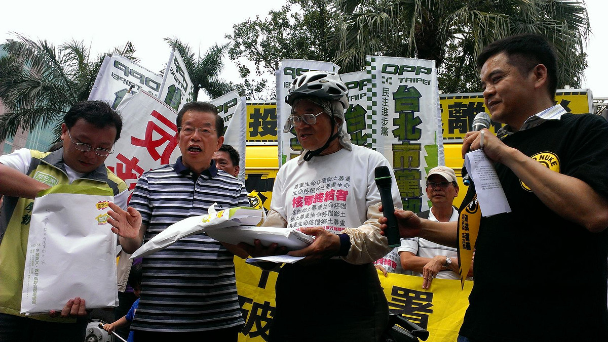 謝長廷今(18)日表示，在香港舉辦的研討會將著重討論兩岸差異、問題解決之道，以及該如何和平合作而不是消耗、內耗。圖：周思宇/攝
