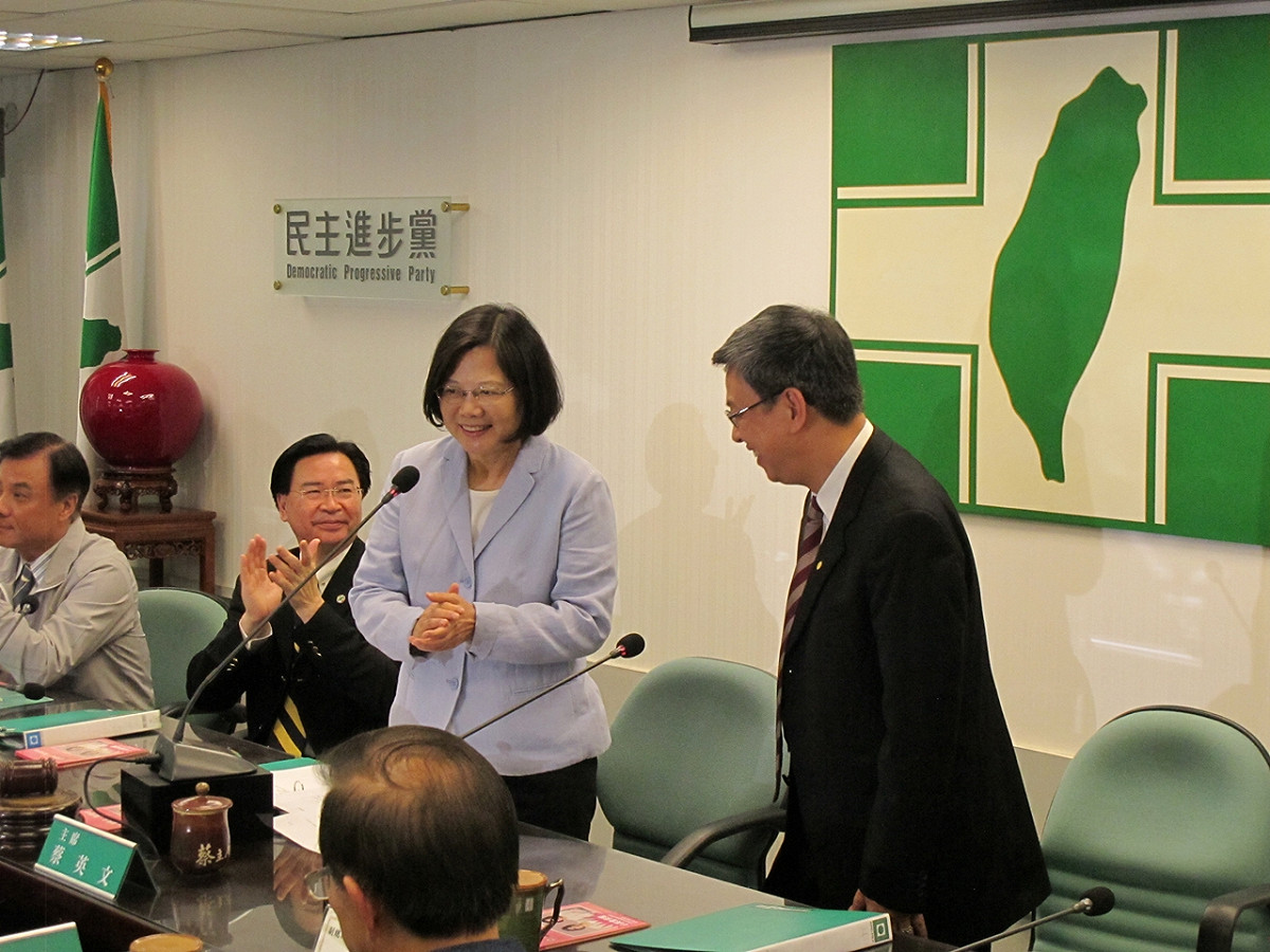 民進黨總統、副總統參選人蔡英文、陳建仁預計將於週五（27日）前往中選會登記參選。圖：新頭殼資料照片