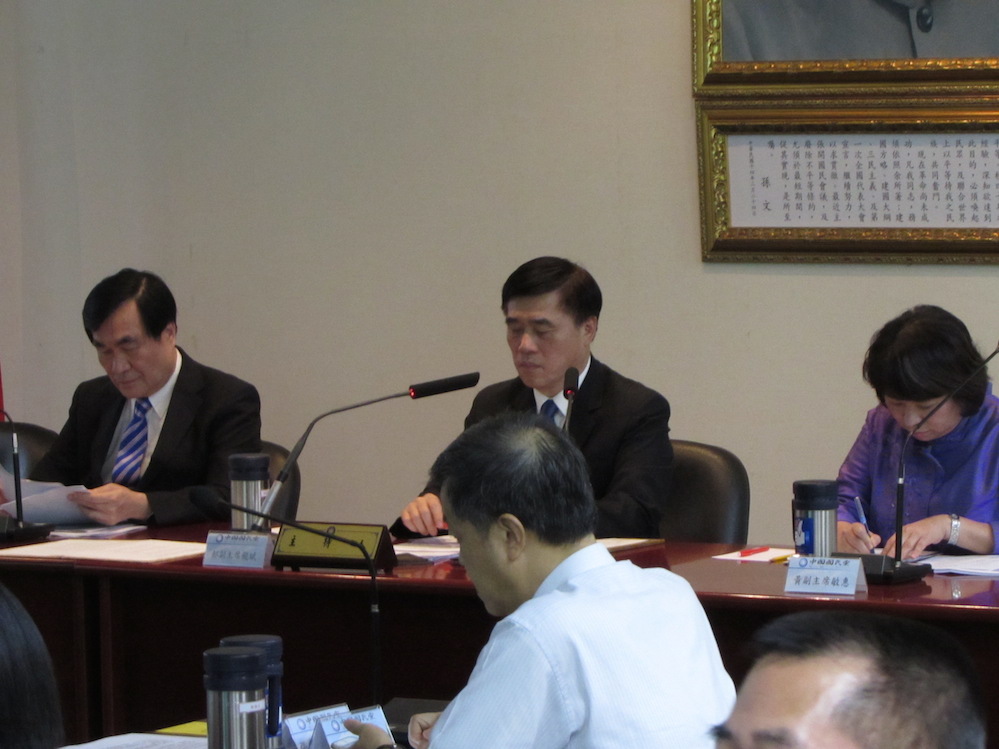 國民黨中常會3日通過修正「黨員違反黨紀處分規程」部分條文，將開除黨籍處分者、申請恢復黨籍從2年延長為6年。圖：邱珮文/攝