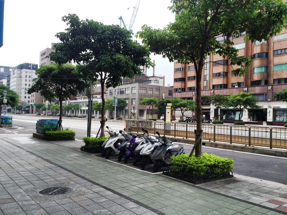 北部地區萬安演習28日下午1點半至2點在北部7縣市登場，圖為台北市區萬安演習實況。圖：周佑政/攝