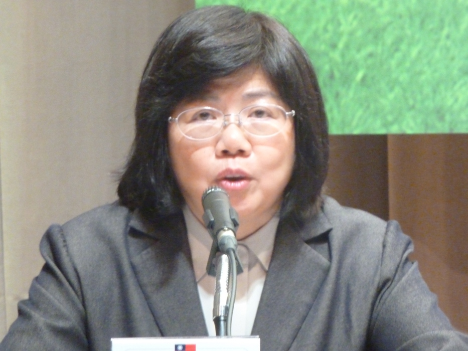 行政院會今（25）日通過內政部所提「公民投票法」部分條文修正草案，內政部民政司長黃麗馨表示，若經立法院審議順利三讀通過，將可在核四公投成案後，同時施行。圖：謝莉慧/攝