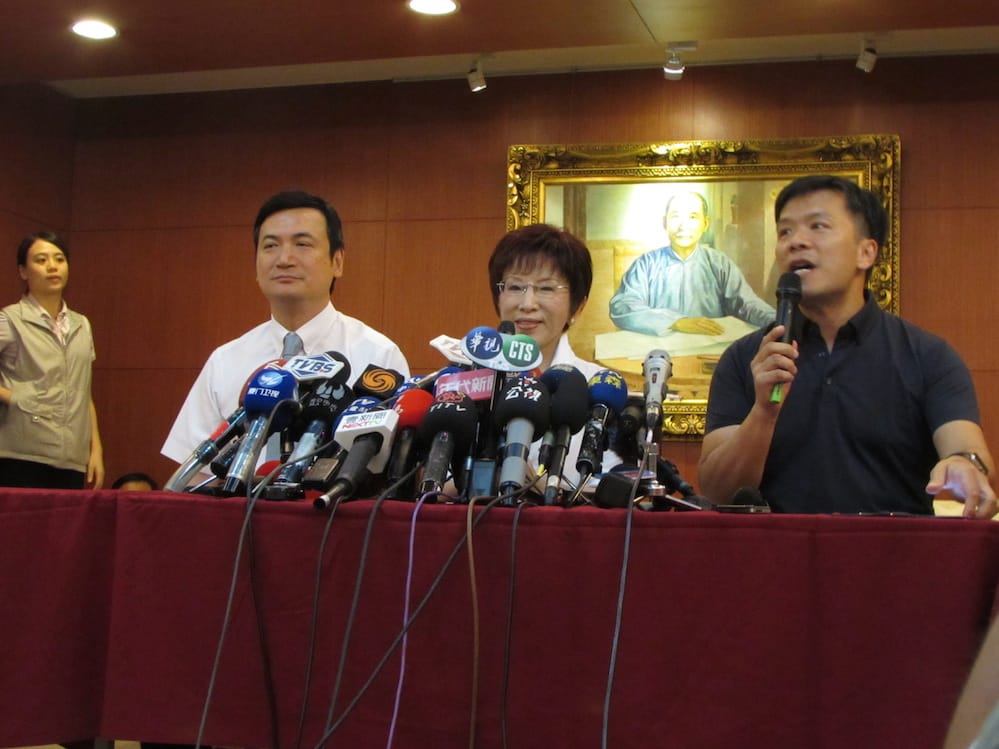 國民黨準總統提名人洪秀柱爆出乳癌病史，洪辦緊急在8日召開記者會說明。圖：邱珮文/攝