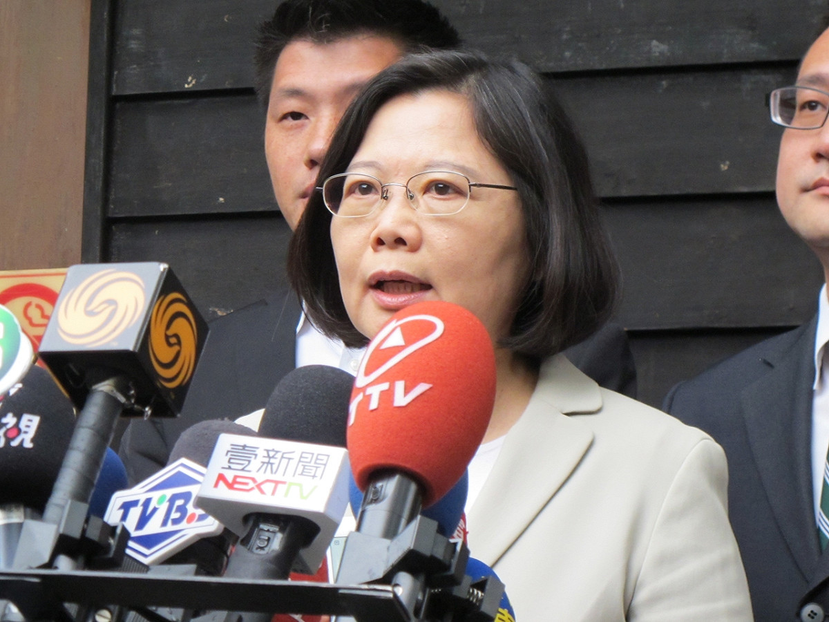 民進黨主席蔡英文21日表示，樂見朱立倫訪美能打開更多空間。圖：林朝億/攝