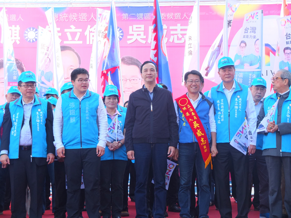 朱立倫強調，不能像民進黨一樣拼政治，要拼經濟。圖：翁嫆琄/攝