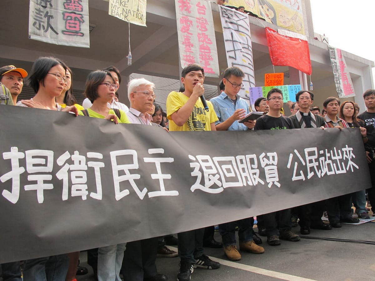 學生與社運領袖28日共同宣布330集結活動，也象徵太陽花學運邁向新的公民運動階段。圖：新頭殼資料庫