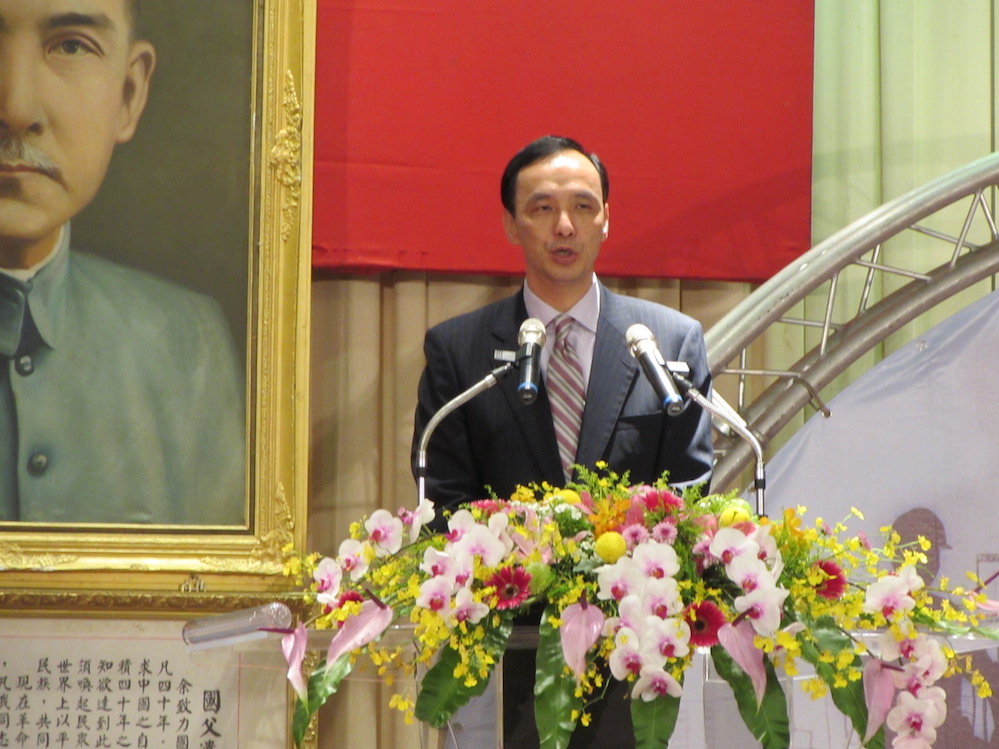 有關國民黨總統初選情形，朱立倫8日受訪時表示，自己的決定就是鼓勵黨內優秀同志趕快去領表。圖：邱珮文/攝