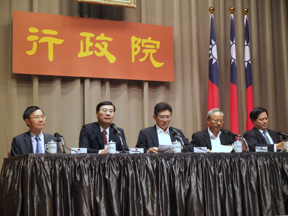 行政院1日指出，文化部長洪孟啟是否接受慰留，目前還沒有進一步發展。圖：翁嫆琄/攝
