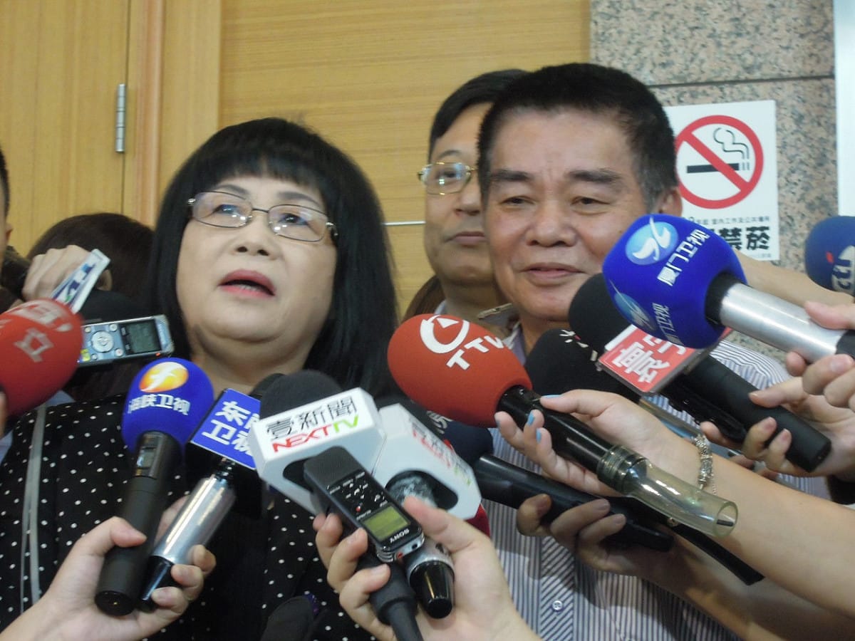 對於全國產業總工會理事長莊爵安被排在不分區安全名單外的第19名，具有勞工背景的中常委姚江臨、侯彩鳳20日皆痛批「失望」。圖：邱珮文/攝
