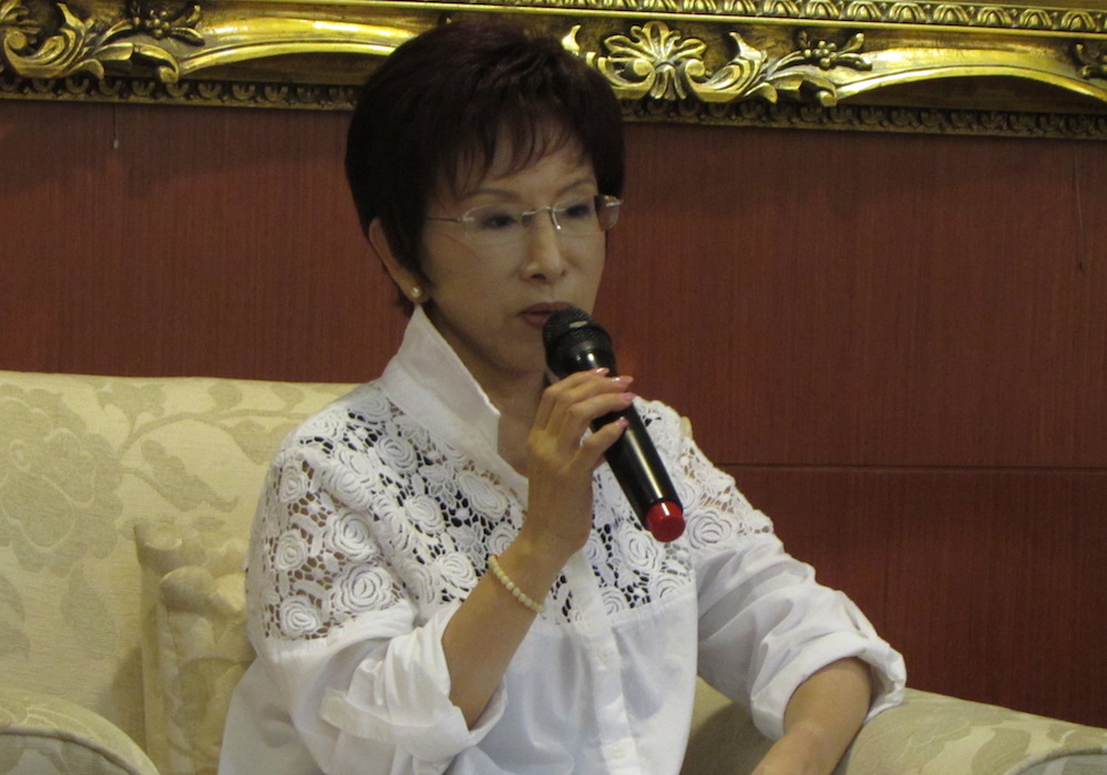 國民黨準總統參選人洪秀柱2日表示，她主張兩岸簽署和平協定，是要求中方正視中華民國政府的存在，也為了確保台灣的未來，「請問我們的論述有錯嗎？」圖：邱珮文/攝