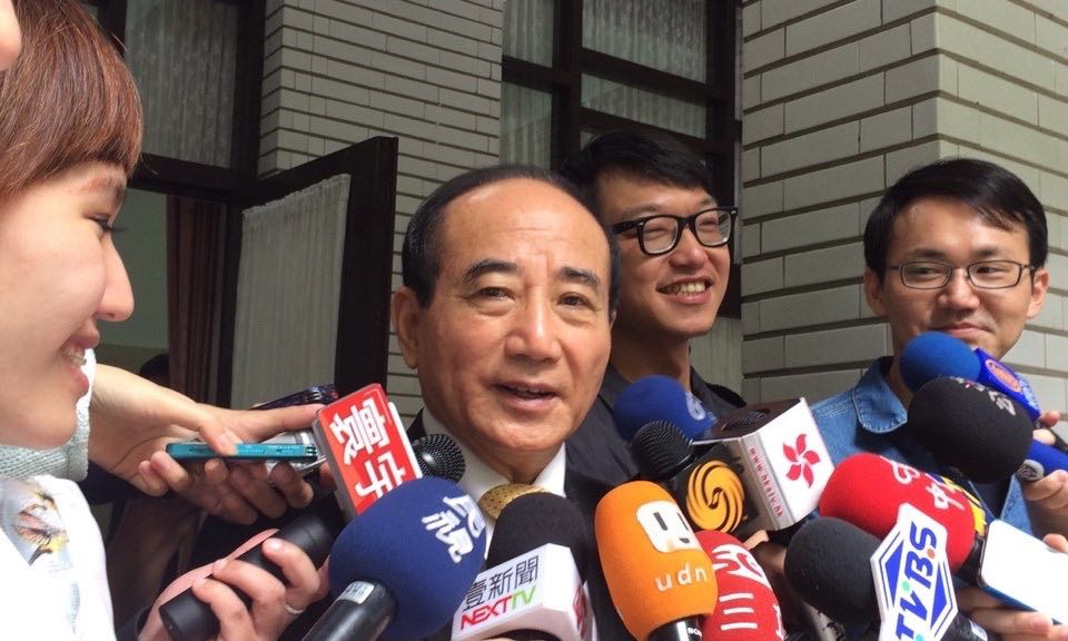 媒體報導，立法院長王金平12日晚間將密會朱立倫及國民黨高層，決定是否領表參選。王金平上午受訪表示，「只能說是空穴來風」。圖：新頭殼資料照片