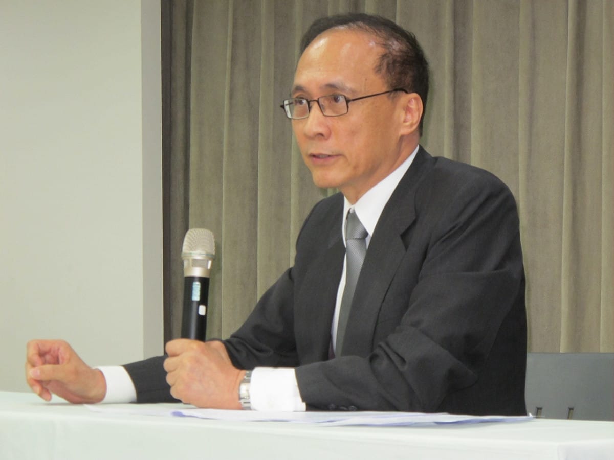 民進黨智庫執行長林全18日表示，洪秀柱的證所稅等於退回到原點。圖：林朝億/攝