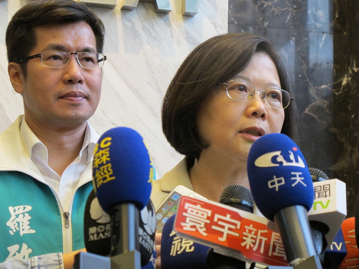 民進黨主席蔡英文10日表示，總統、立委應該為去年318責任負責。圖：新頭殼資料照片