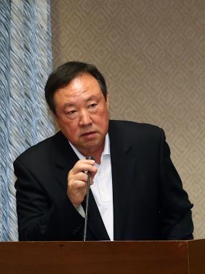 監察院今(8)日以11比0通過前桃園縣副縣長葉世文(圖)因涉及合宜住宅弊案、收受廠商賄賂的彈劾案。圖：中央社資料照片