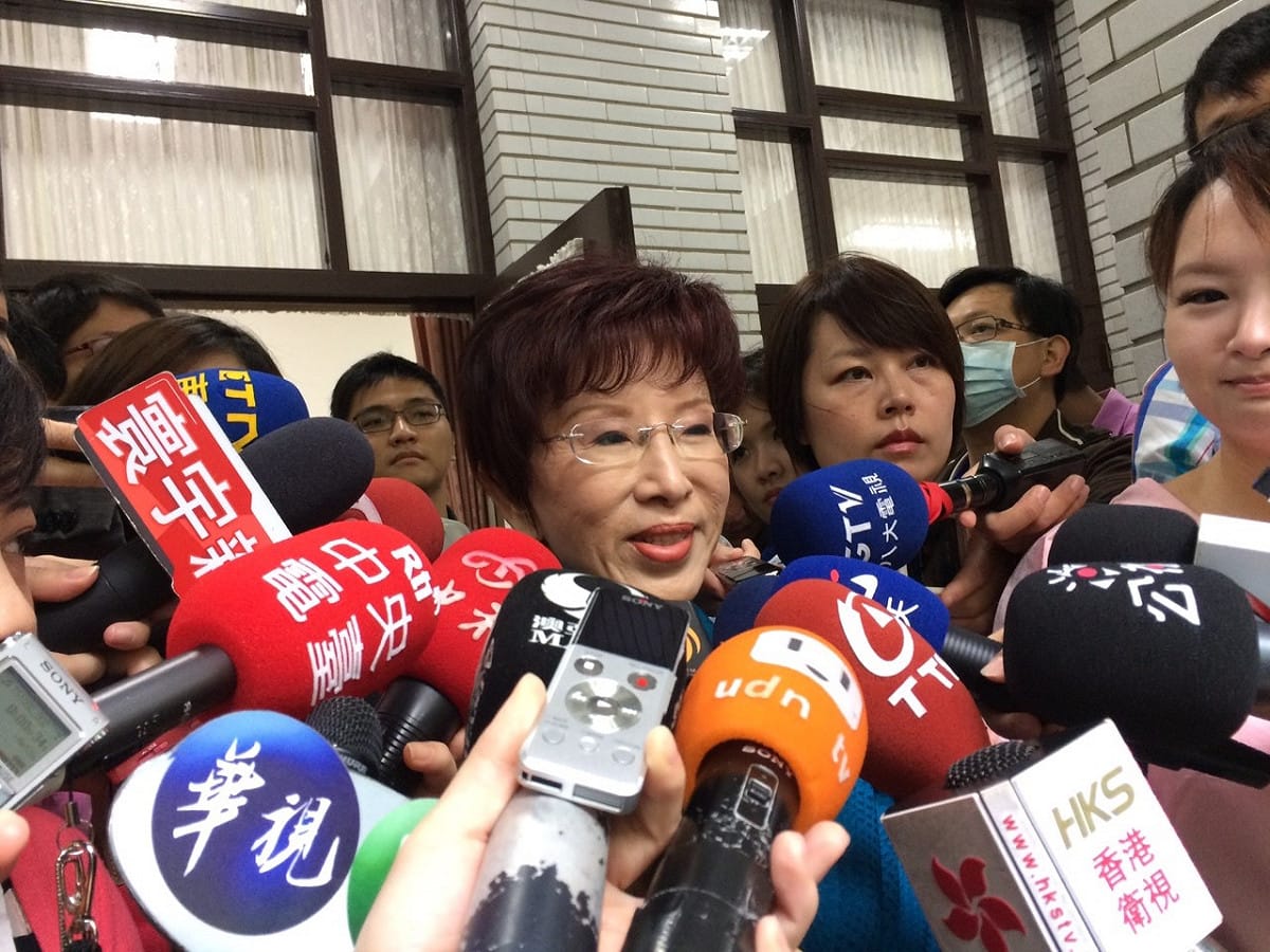 洪秀柱2日上午主持立法院院會前接受媒體聯訪。圖：符芳碩/攝