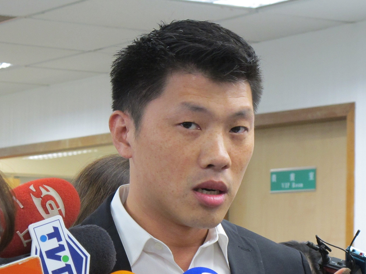 民進黨發言人王閔生21日轉述蔡英文要求中常委不要討論、揣測選後人事的談話。圖：林朝億/攝
