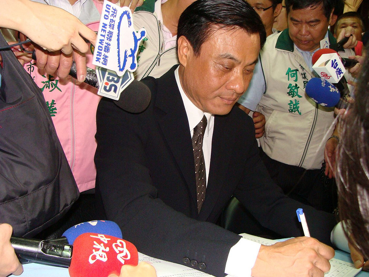 中國時報最新的一份大台中市選情民調，台中市長胡志強在台中市以38%，以1%小輸蘇嘉全的39%，這份民調，藍綠卻各自有不同的解讀。圖片來源：蘇嘉全競選總部。