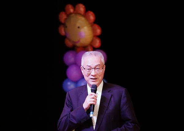 針對八仙塵爆案，副總統吳敦義30日表示，「政府應該做的要趕快去做」。圖：總統府提供
