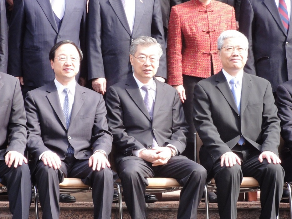 行政院長陳冲今(7)日率內閣總辭後，依慣例，所有閣員合影拍「畢業照」。圖：謝莉慧/攝