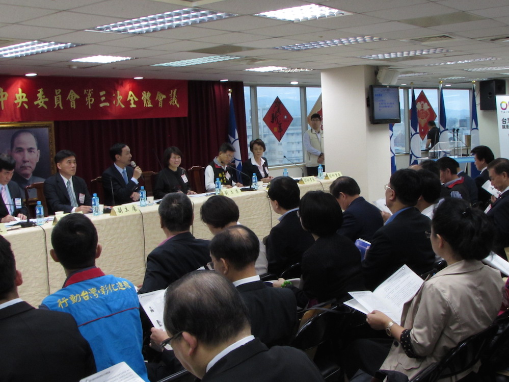 國民黨21日通過全部不分區名單，相較於4年前，反對票暴增。中央委員陳政峯直批，不分區不該變成縣市長培訓班、老人家的退輔會，應該讓更多年輕人進入。圖：邱珮文/攝
