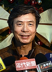 駐美代表金溥聰（圖）結束立法院備詢，27日清晨搭機回美國。他表示，若立委未來希望他再度備詢，他一定會樂意再回來。圖片來源：中央社