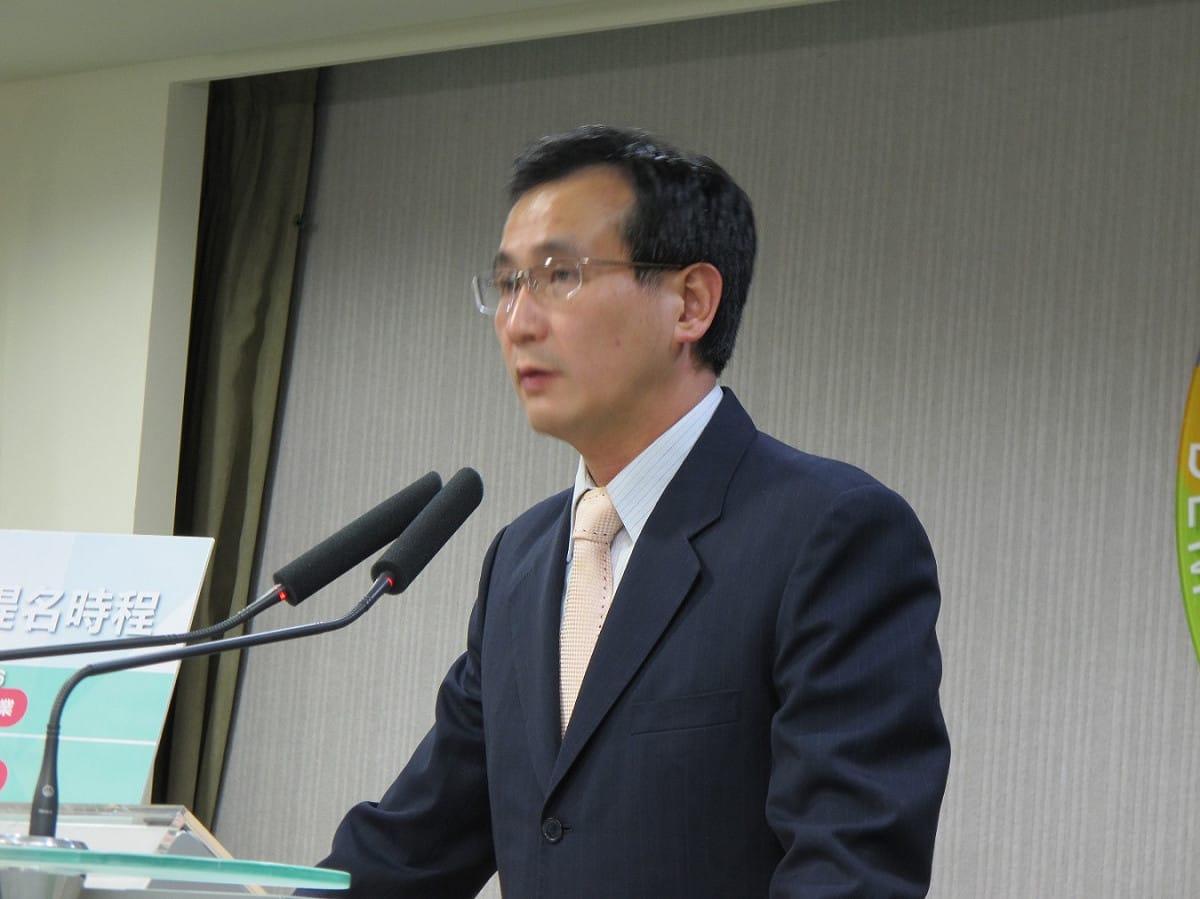 民進黨發言人鄭運鵬16日表示，截至今日下午為止，僅有蔡英文一人登記總統初選。圖：林朝億/攝影