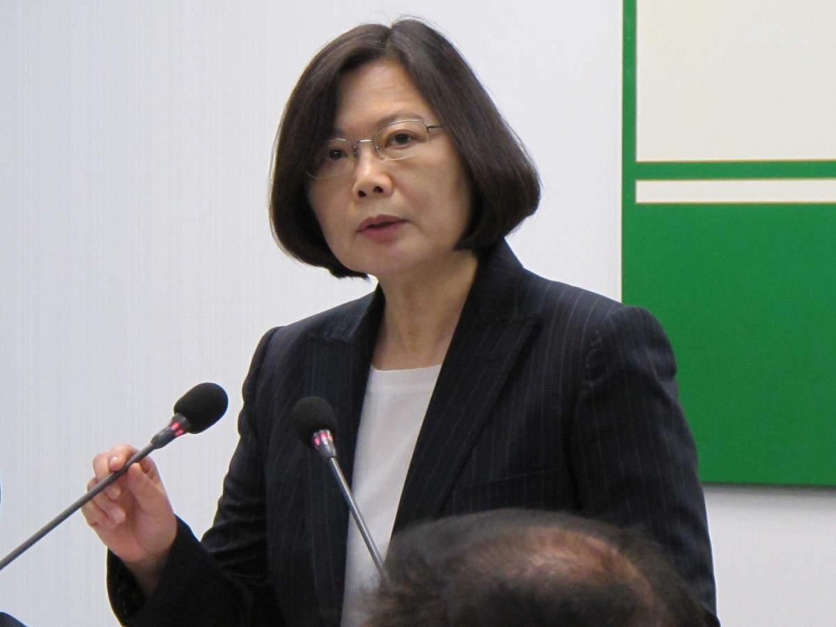 民進黨主席蔡英文20日在中執會表示，修憲不是為了滿足政黨的利益，個別政黨都不應該將個別修憲主張，以包裹處理方式相互綁架。圖：林朝億/攝