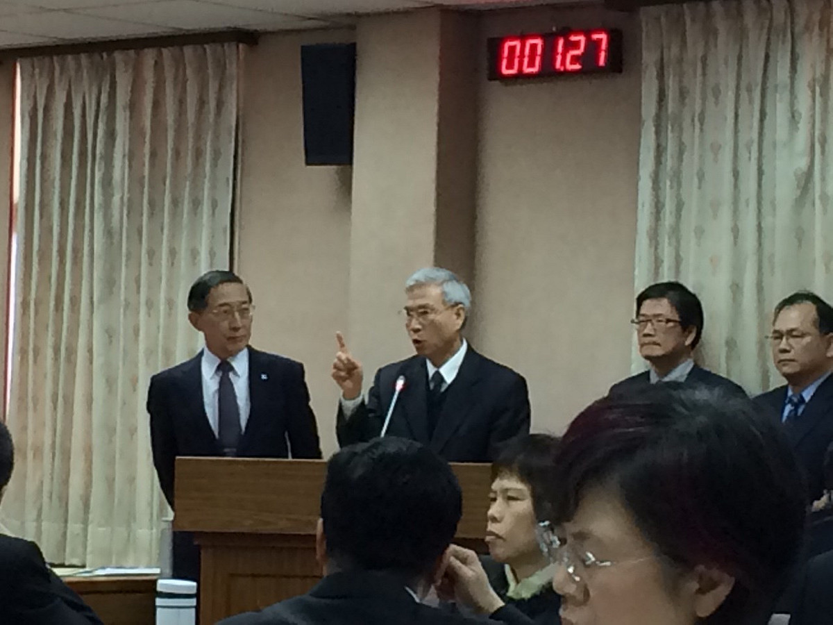 中央銀行副總裁楊金龍今(2)在立法院證實，美方曾透過AIT表達不樂見我國支持亞投行的立場，不過，外交部長林永樂解釋，美國在3月後，態度已有所改變。圖：符芳碩/攝