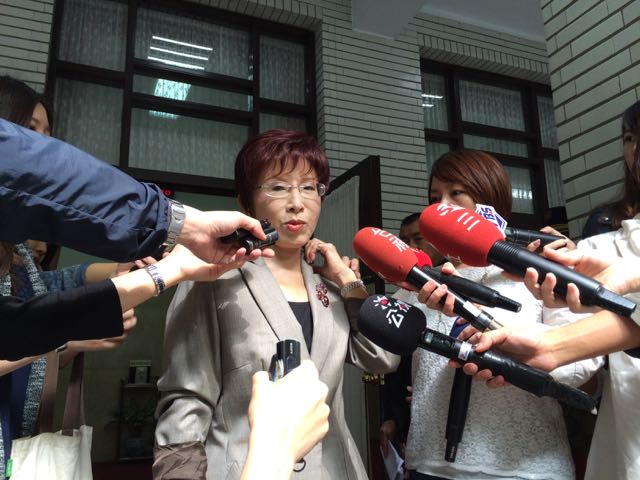 日前表態要參加國民黨內總統初選的立法院副院長洪秀柱1日爆料，自己的連署在南部受到地方黨部阻撓。圖：符芳碩/攝