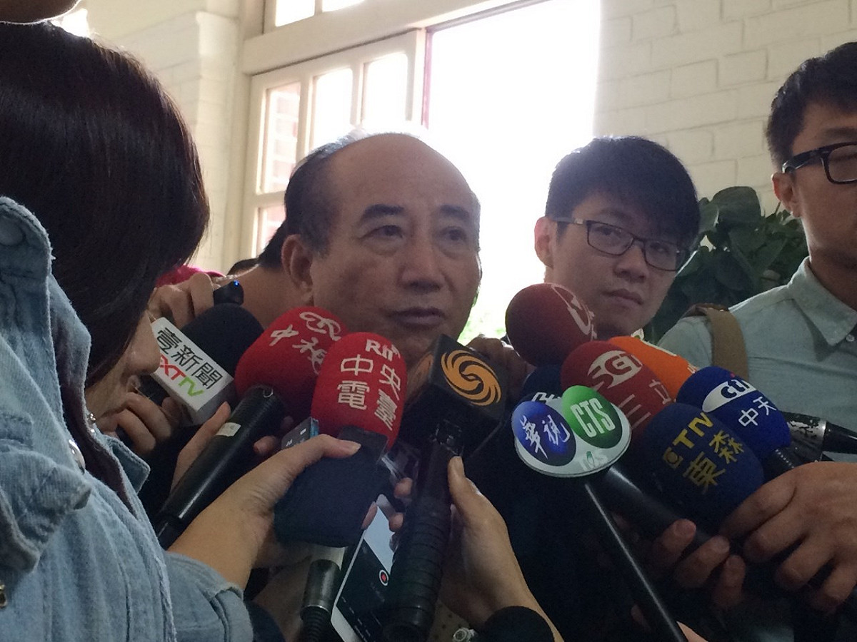 對於國台辦主任張志軍要求金門不要發展博弈產業，否則會關閉小三通，本週將召開《離島觀光賭場管理條例草案》協商的立法院長王金平說，這是他們的政策，與我們要完備法律是兩碼子事。圖：符芳碩/攝