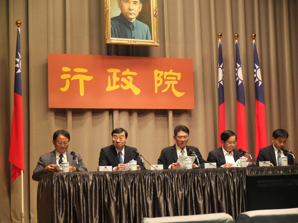 行政院發言人孫立群29日強調，NCC雖是獨立機關，但也是要受到訴願會的拘束。圖：翁嫆琄/攝