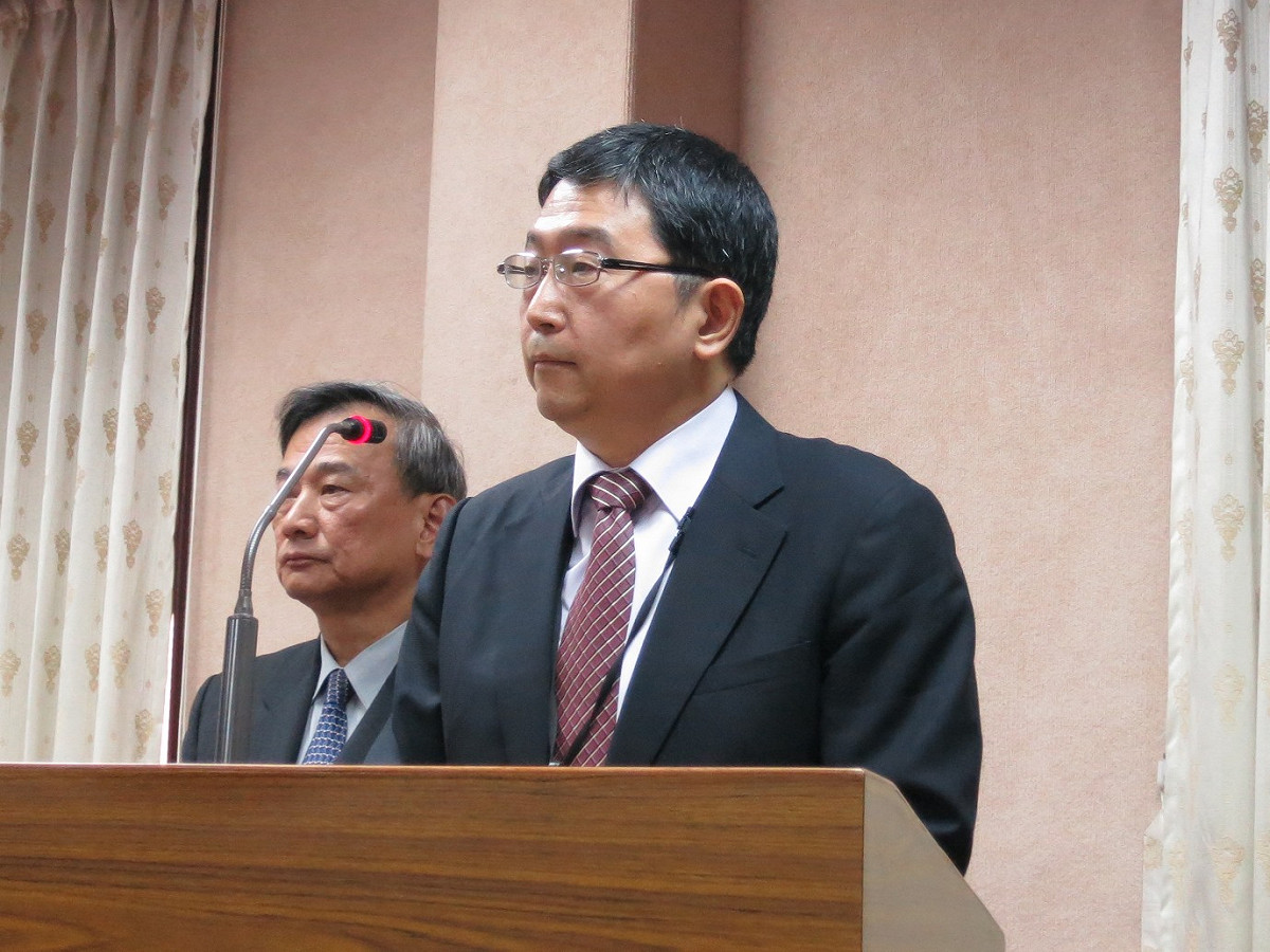 台北榮總主治醫師周元華1日表示，他不願意判斷回家治療或在離家較近醫院治療，哪一個對陳水扁會比較好。圖：林朝億/攝
