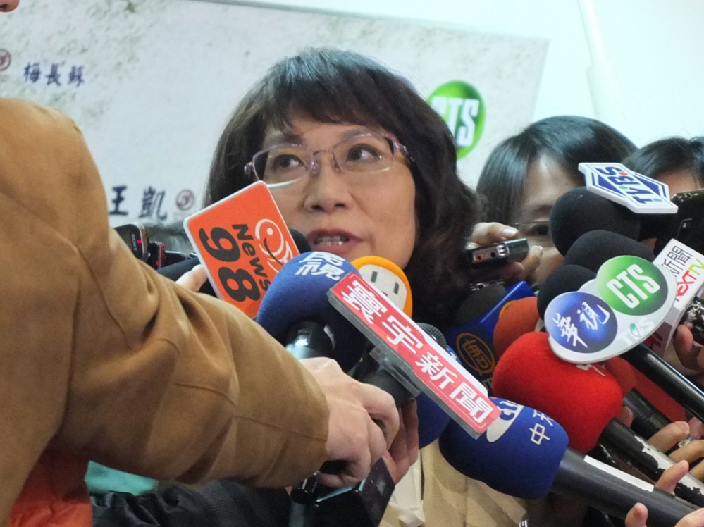 國民黨副總統候選人王如玄26日表示，雖然她是合法住在公務宿舍裡，但她會盡快搬離。圖：翁嫆琄/攝
